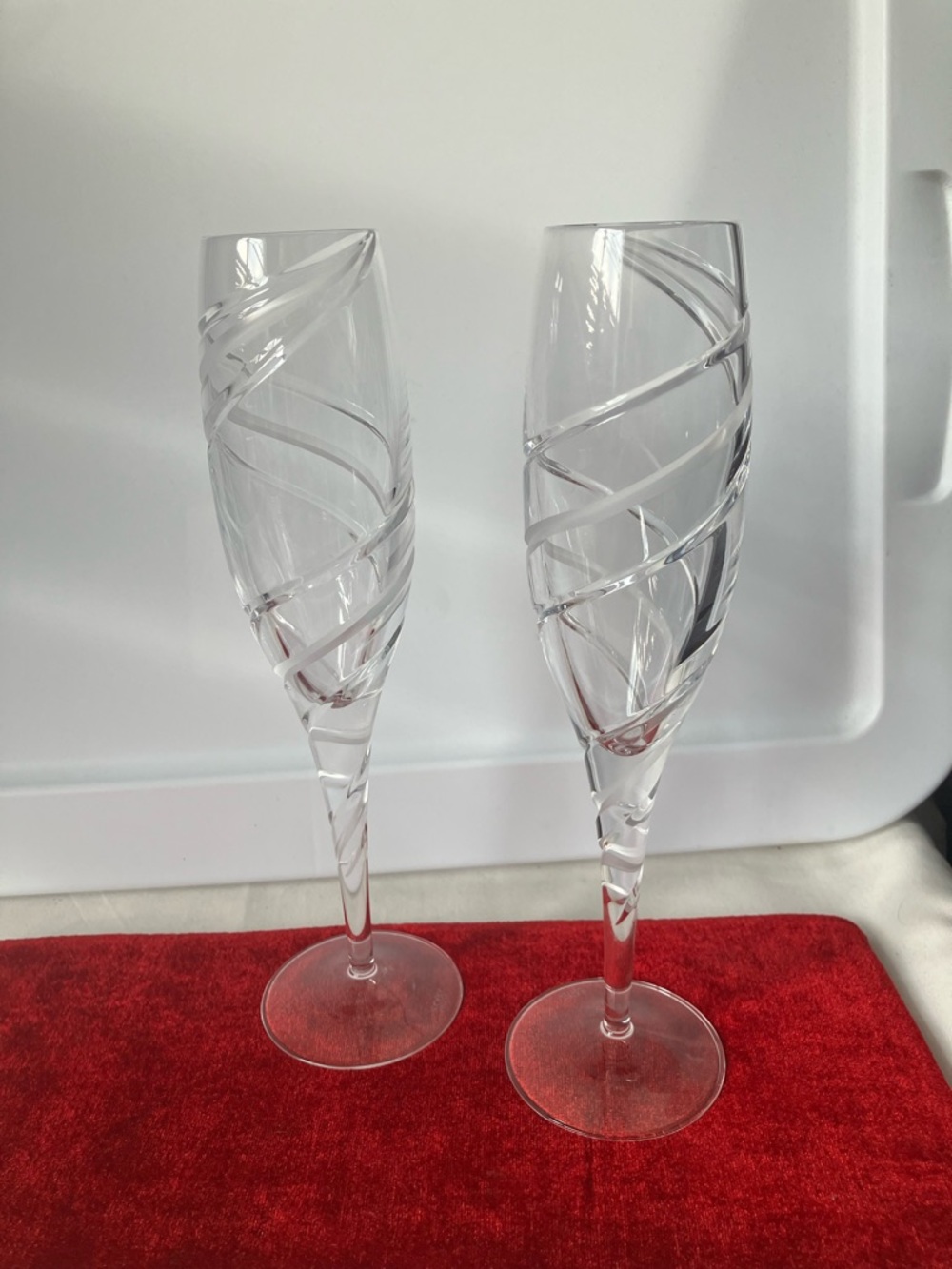 Miller Rogaska Crystal Set 2 TWO Odyssey Swirl 10” Champagne Flute Stem Glasses.